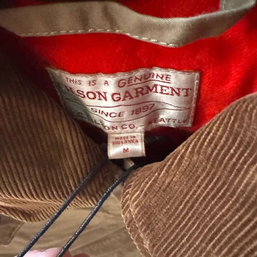 Filson Women’s Harbor Front Waxed Jacket - Picture 8 of 12